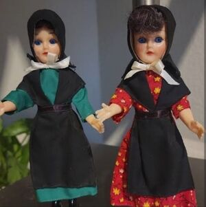 Vintage | Knickerbocker Amish Hard Plastic 2950's Dolls